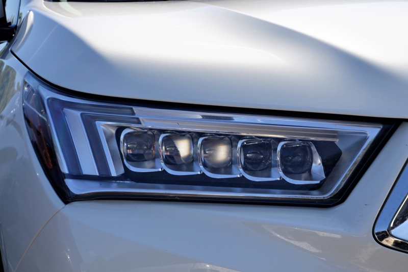 automobile-BRENON-min_acura-headlamp-2834131